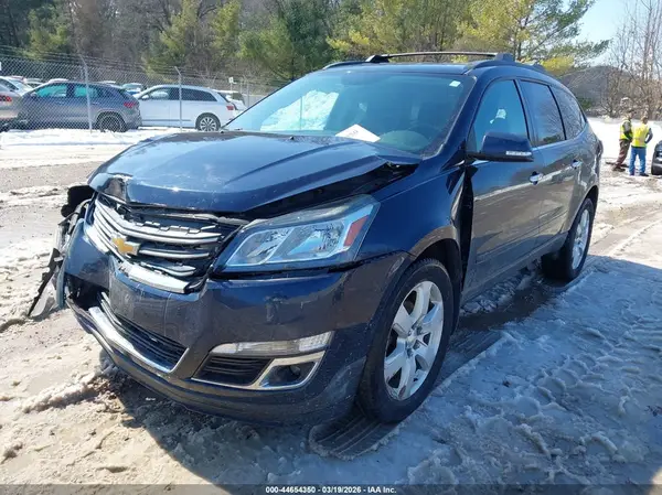 1GNKVGKD4GJ185863 2016 CHEVROLET TRAVERSE - Image 2