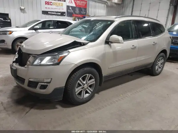 1GNKVGKD4GJ255877 2016 CHEVROLET TRAVERSE - Image 2