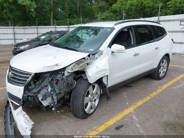 1GNKVGKD4GJ277278 2016 CHEVROLET TRAVERSE - Image 2