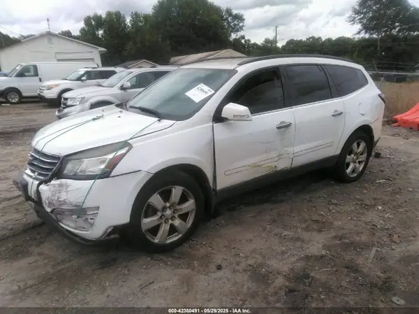 1GNKVGKD4HJ167445 2017 CHEVROLET TRAVERSE - Image 2