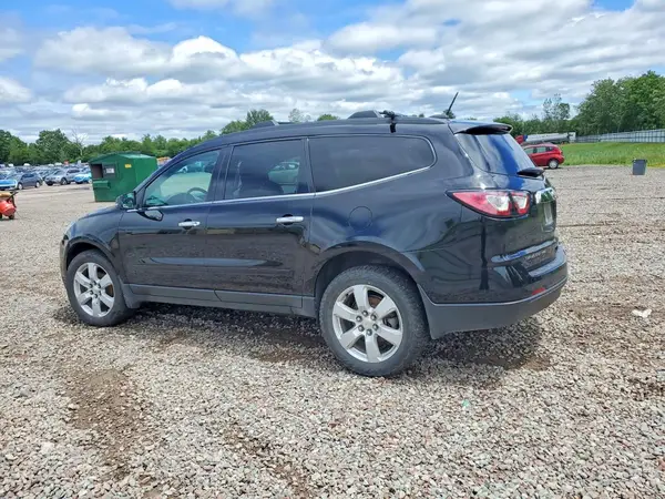 1GNKVGKD4HJ203988 2017 CHEVROLET TRAVERSE - Image 2