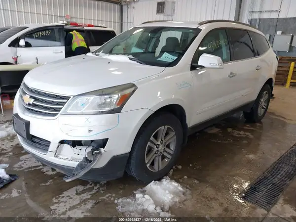1GNKVGKD4HJ236330 2017 CHEVROLET TRAVERSE - Image 2