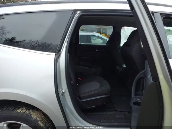 1GNKVGKD4HJ251216 2017 CHEVROLET TRAVERSE - Image 8