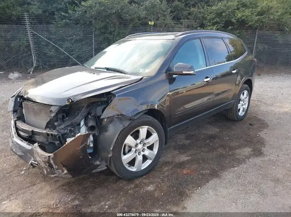 1GNKVGKD4HJ333091 2017 CHEVROLET TRAVERSE - Image 2