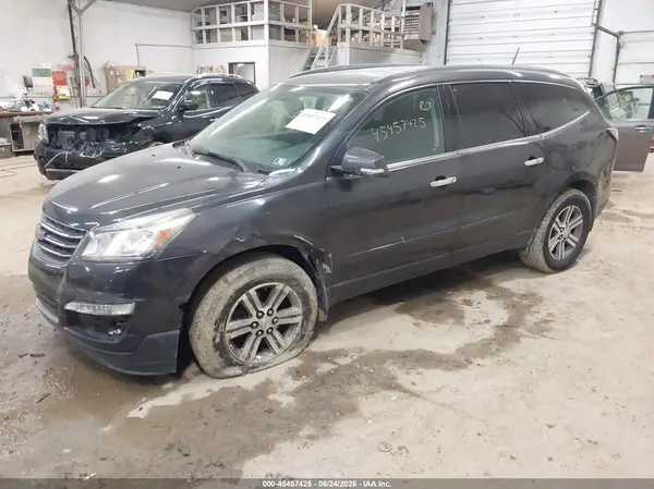 1GNKVGKD5HJ105293 2017 CHEVROLET TRAVERSE - Image 2