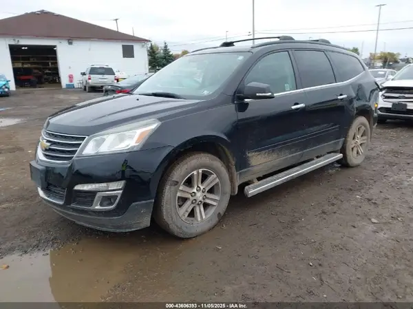 1GNKVGKD5HJ105844 2017 CHEVROLET TRAVERSE - Image 2