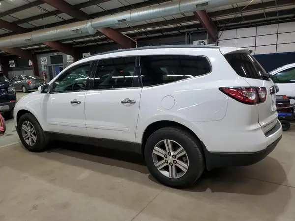 1GNKVGKD5HJ114043 2017 CHEVROLET TRAVERSE - Image 2