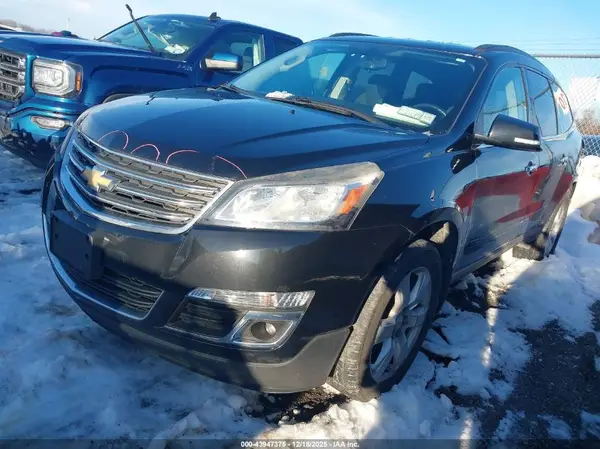 1GNKVGKD5HJ174985 2017 CHEVROLET TRAVERSE - Image 2