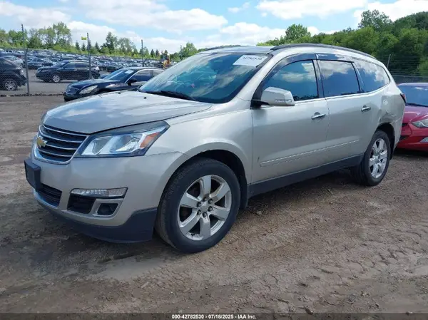 1GNKVGKD5HJ193746 2017 CHEVROLET TRAVERSE - Image 2