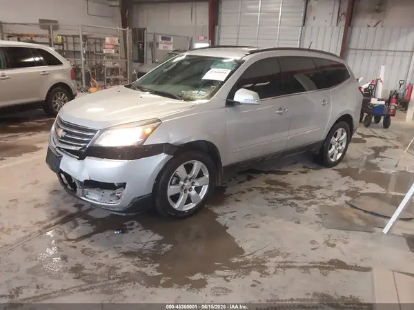 1GNKVGKD5HJ235686 2017 CHEVROLET TRAVERSE - Image 2