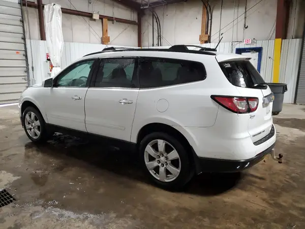 1GNKVGKD5HJ351082 2017 CHEVROLET TRAVERSE - Image 2