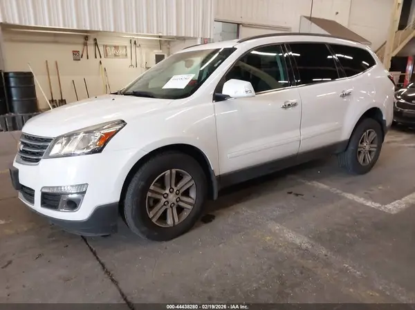 1GNKVGKD6HJ110969 2017 CHEVROLET TRAVERSE - Image 2