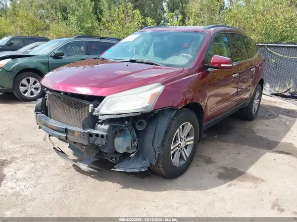 1GNKVGKD6HJ195831 2017 CHEVROLET TRAVERSE - Image 2
