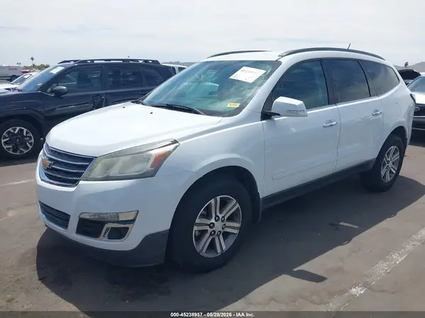 1GNKVGKD6HJ263674 2017 CHEVROLET TRAVERSE - Image 2