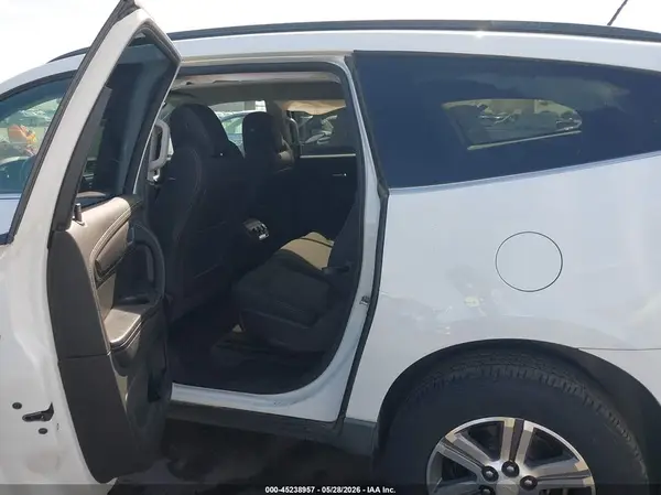 1GNKVGKD6HJ263674 2017 CHEVROLET TRAVERSE - Image 8