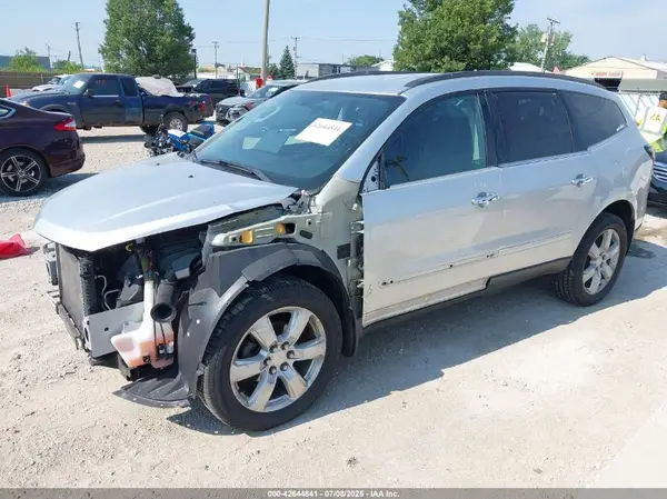 1GNKVGKD6HJ321816 2017 CHEVROLET TRAVERSE - Image 2