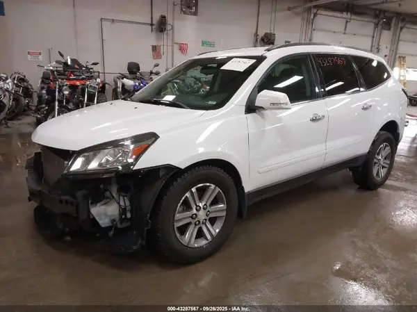 1GNKVGKD7HJ111404 2017 CHEVROLET TRAVERSE - Image 2