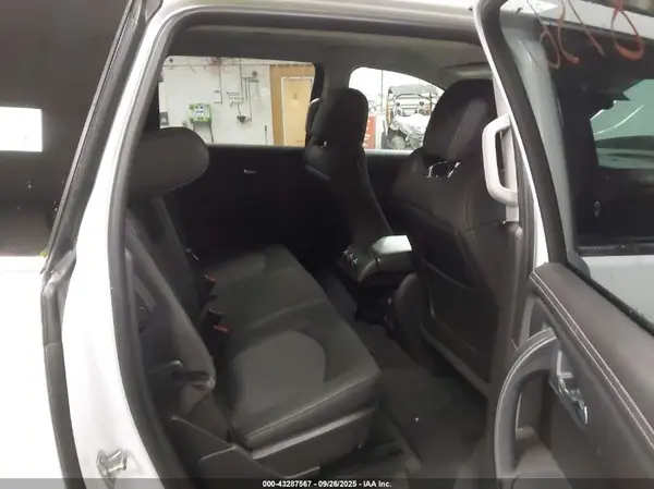 1GNKVGKD7HJ111404 2017 CHEVROLET TRAVERSE - Image 8