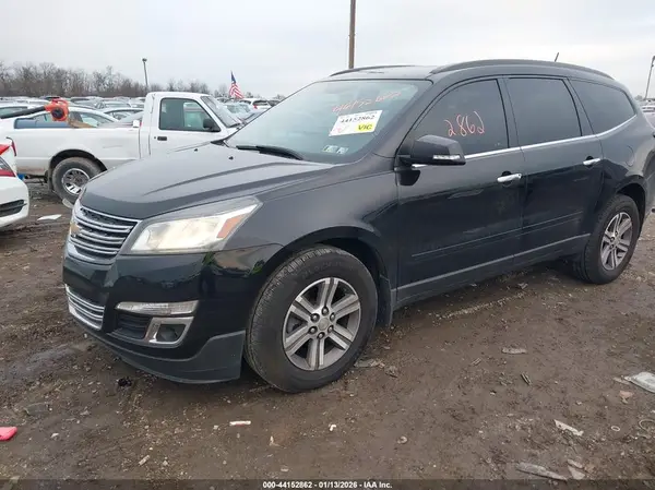 1GNKVGKD7HJ160456 2017 CHEVROLET TRAVERSE - Image 2