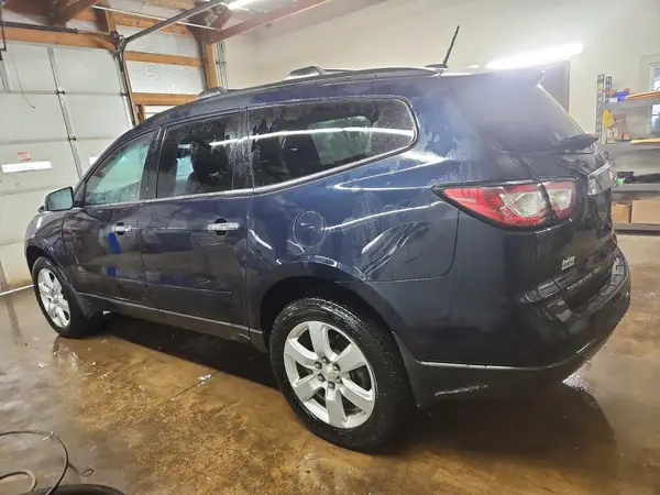 1GNKVGKD7HJ235933 2017 CHEVROLET TRAVERSE - Image 2