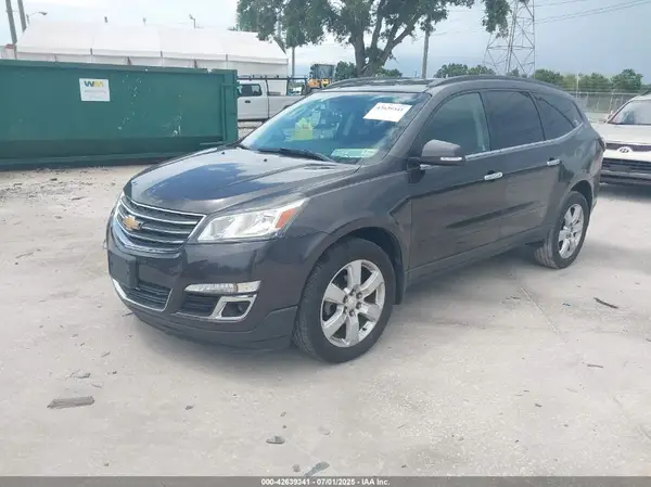 1GNKVGKD7HJ261755 2017 CHEVROLET TRAVERSE - Image 2