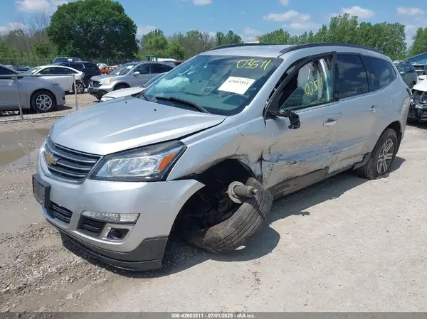1GNKVGKD7HJ290737 2017 CHEVROLET TRAVERSE - Image 2