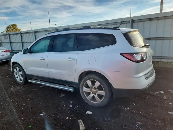 1GNKVGKD8HJ165830 2017 CHEVROLET TRAVERSE - Image 2