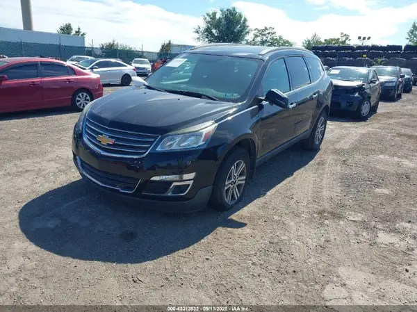 1GNKVGKD8HJ203833 2017 CHEVROLET TRAVERSE - Image 2