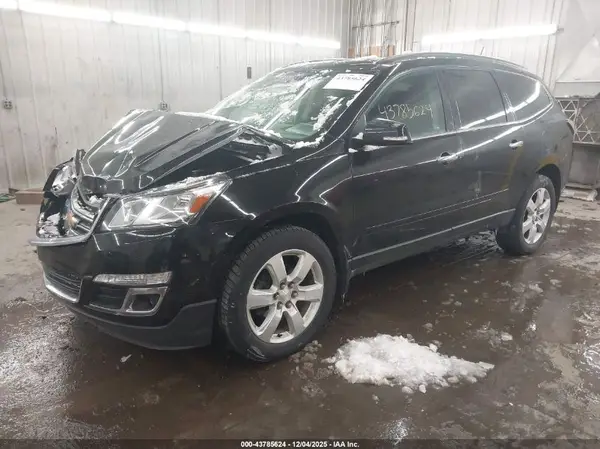 1GNKVGKD8HJ220082 2017 CHEVROLET TRAVERSE - Image 2