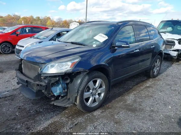 1GNKVGKD8HJ240252 2017 CHEVROLET TRAVERSE - Image 2