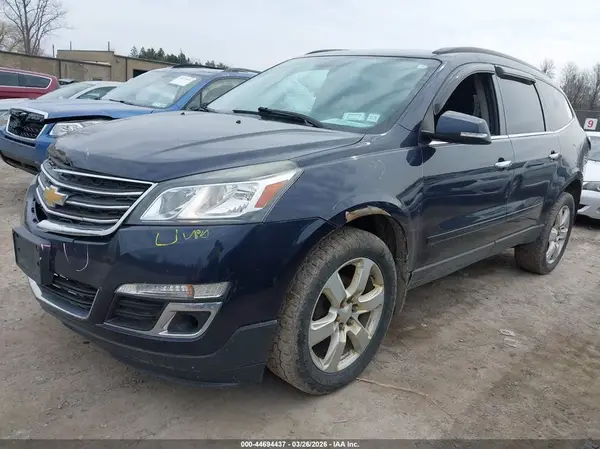 1GNKVGKD8HJ242485 2017 CHEVROLET TRAVERSE - Image 2