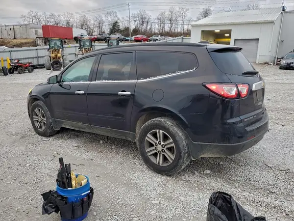 1GNKVGKD8HJ251025 2017 CHEVROLET TRAVERSE - Image 2