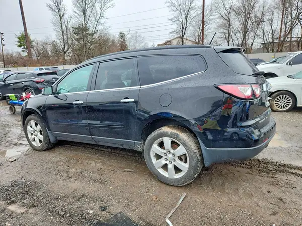 1GNKVGKD8HJ299625 2017 CHEVROLET TRAVERSE - Image 2