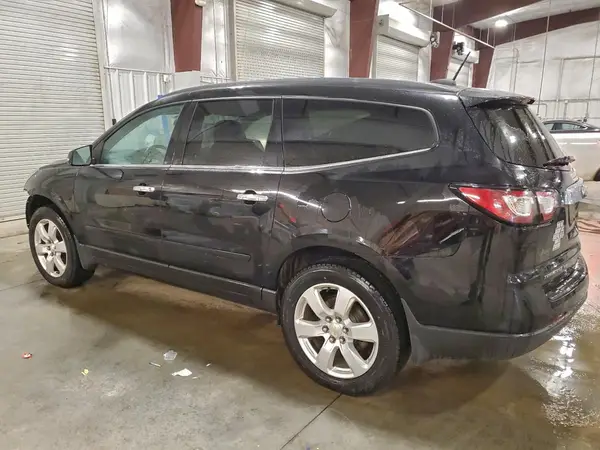 1GNKVGKD8HJ300823 2017 CHEVROLET TRAVERSE - Image 2