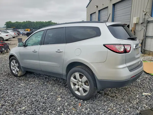 1GNKVGKD8HJ345650 2017 CHEVROLET TRAVERSE - Image 2