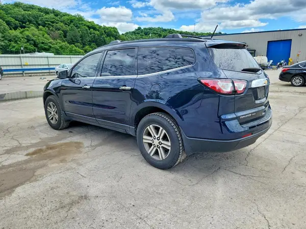1GNKVGKD9HJ120718 2017 CHEVROLET TRAVERSE - Image 2