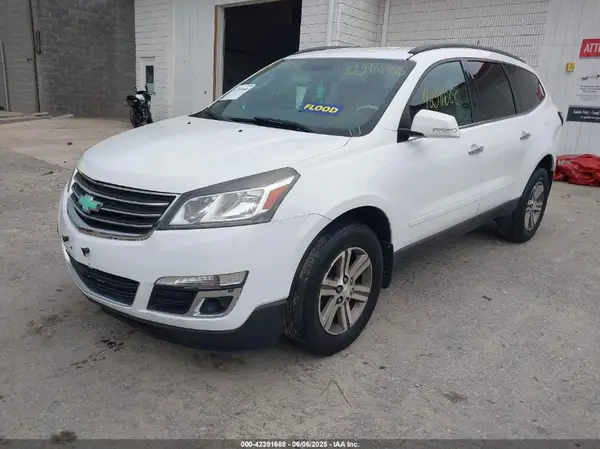 1GNKVGKD9HJ160961 2017 CHEVROLET TRAVERSE - Image 2