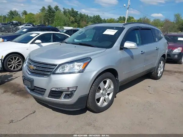 1GNKVGKD9HJ164573 2017 CHEVROLET TRAVERSE - Image 2