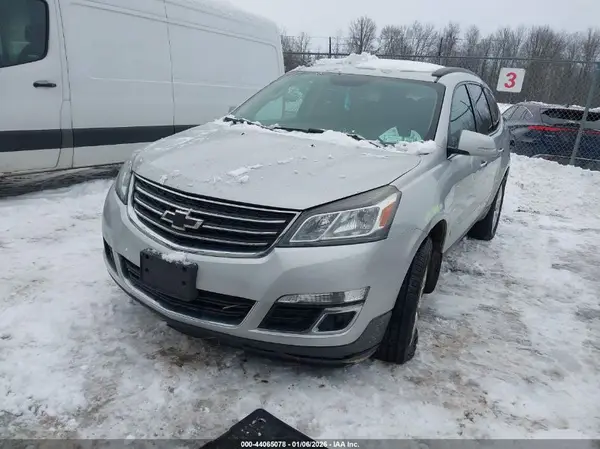 1GNKVGKD9HJ190087 2017 CHEVROLET TRAVERSE - Image 2