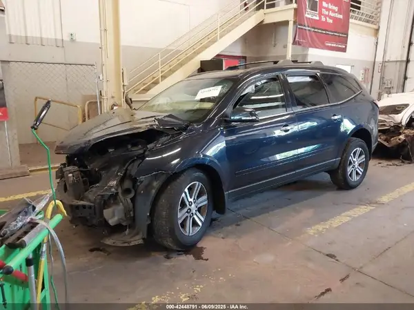 1GNKVGKD9HJ218471 2017 CHEVROLET TRAVERSE - Image 2