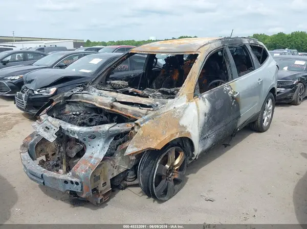 1GNKVGKD9HJ244438 2017 CHEVROLET TRAVERSE - Image 2