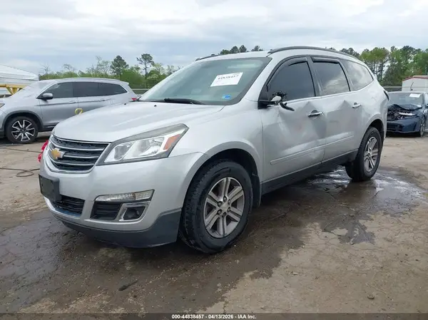 1GNKVGKD9HJ335273 2017 CHEVROLET TRAVERSE - Image 2