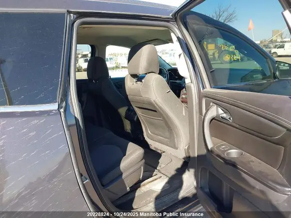 1GNKVGKDXHJ125586 2017 CHEVROLET TRAVERSE - Image 8