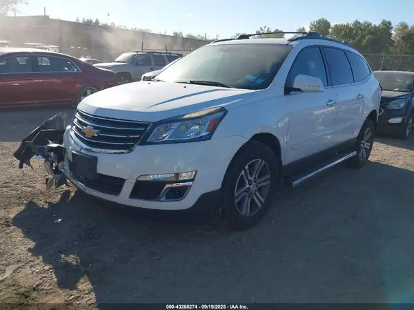 1GNKVGKDXHJ187568 2017 CHEVROLET TRAVERSE - Image 2
