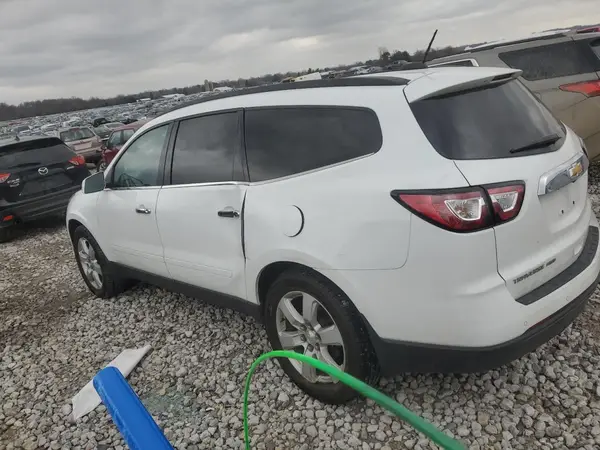 1GNKVGKDXHJ201257 2017 CHEVROLET TRAVERSE - Image 2