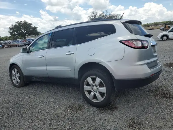 1GNKVGKDXHJ285337 2017 CHEVROLET TRAVERSE - Image 2
