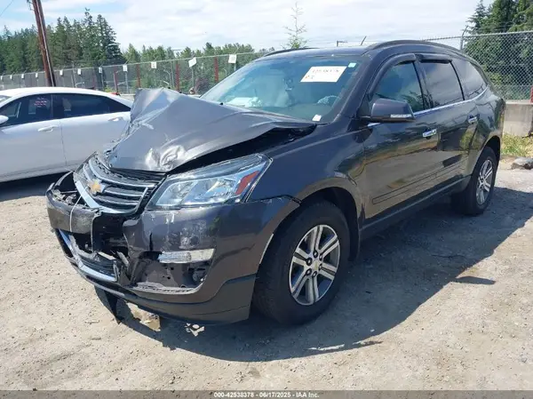 1GNKVHKD0GJ102029 2016 CHEVROLET TRAVERSE - Image 2