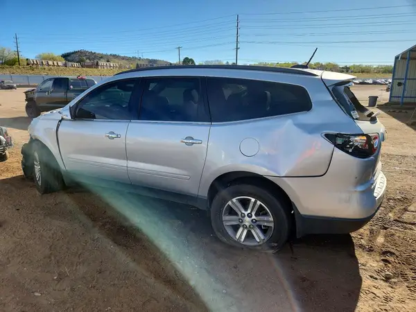 1GNKVHKD0GJ128260 2016 CHEVROLET TRAVERSE - Image 2