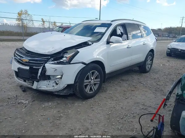 1GNKVHKD0GJ234529 2016 CHEVROLET TRAVERSE - Image 2
