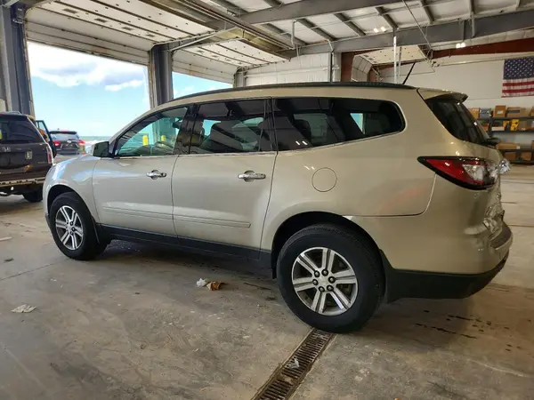 1GNKVHKD0GJ326966 2016 CHEVROLET TRAVERSE - Image 2